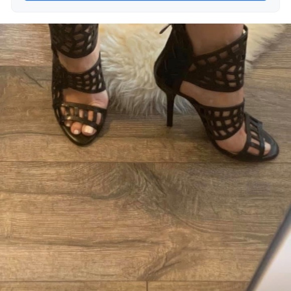 Bcbg laser cut fall bootie - Picture 4 of 9